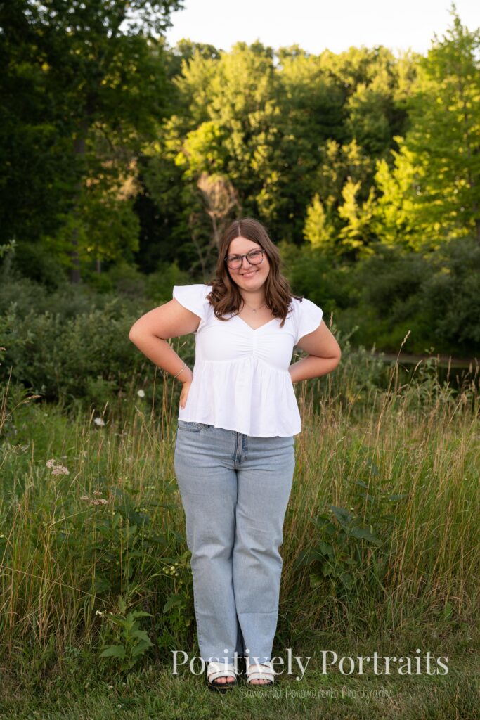 Next, Tabitha kept things classic with a white blouse and blue jeans. This simple, polished look gave us relaxed and natural portraits as we explored the flower patches and scenic trails.