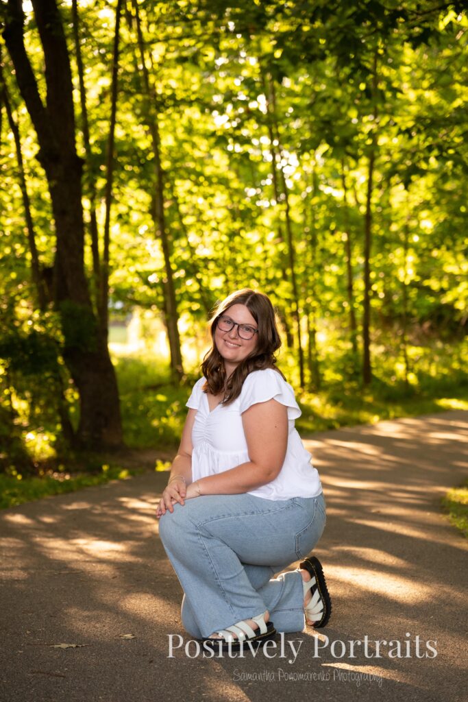 Next, Tabitha kept things classic with a white blouse and blue jeans. This simple, polished look gave us relaxed and natural portraits as we explored the flower patches and scenic trails.
