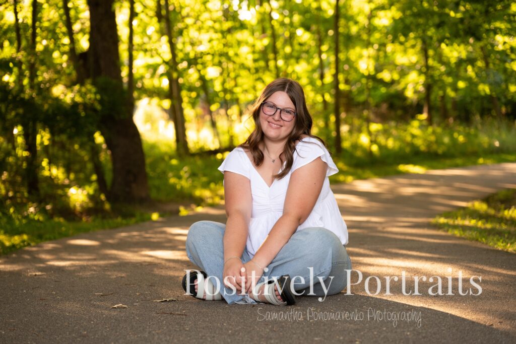 Next, Tabitha kept things classic with a white blouse and blue jeans. This simple, polished look gave us relaxed and natural portraits as we explored the flower patches and scenic trails.